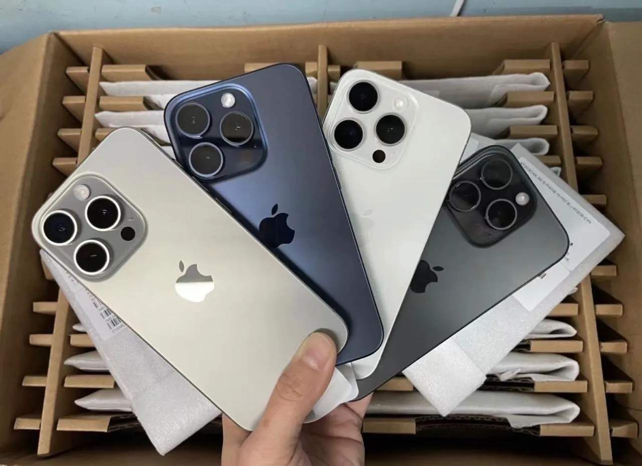 iPhone 15 pro/pro max disponível na nossa loja. Acompanha brindes e garantia