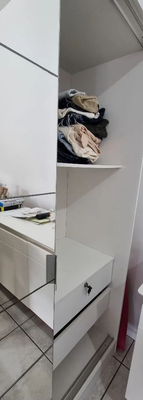 Guarda-Roupa Branco com Espelho e Portas de Correr - Foto 4