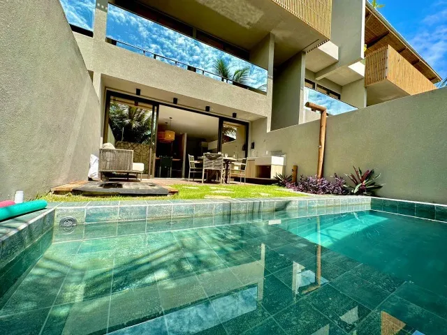 APARTAMENTO DUPLEX COM PISCINA PRIVATIVA NA PRAIA DO RIACHO