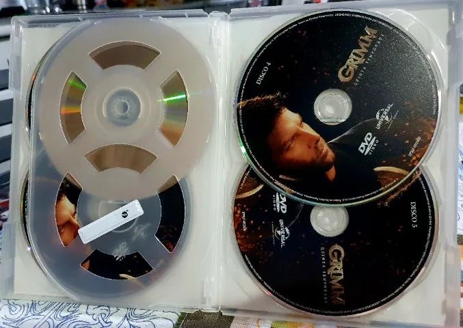 DVD Grimm - 5ª Temporada Original com luva (5 discos) - Foto 4