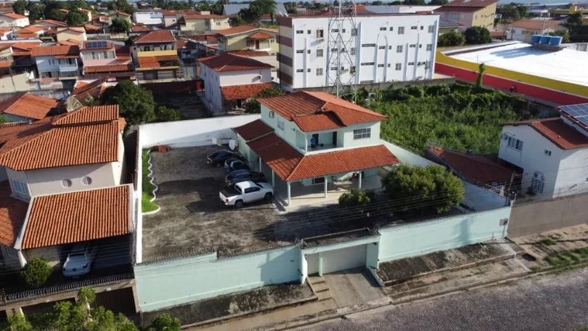 Casa 4 suítes 400m² de 2 pavimentos | 3º quarteirão BR-316 | R$1.390.000