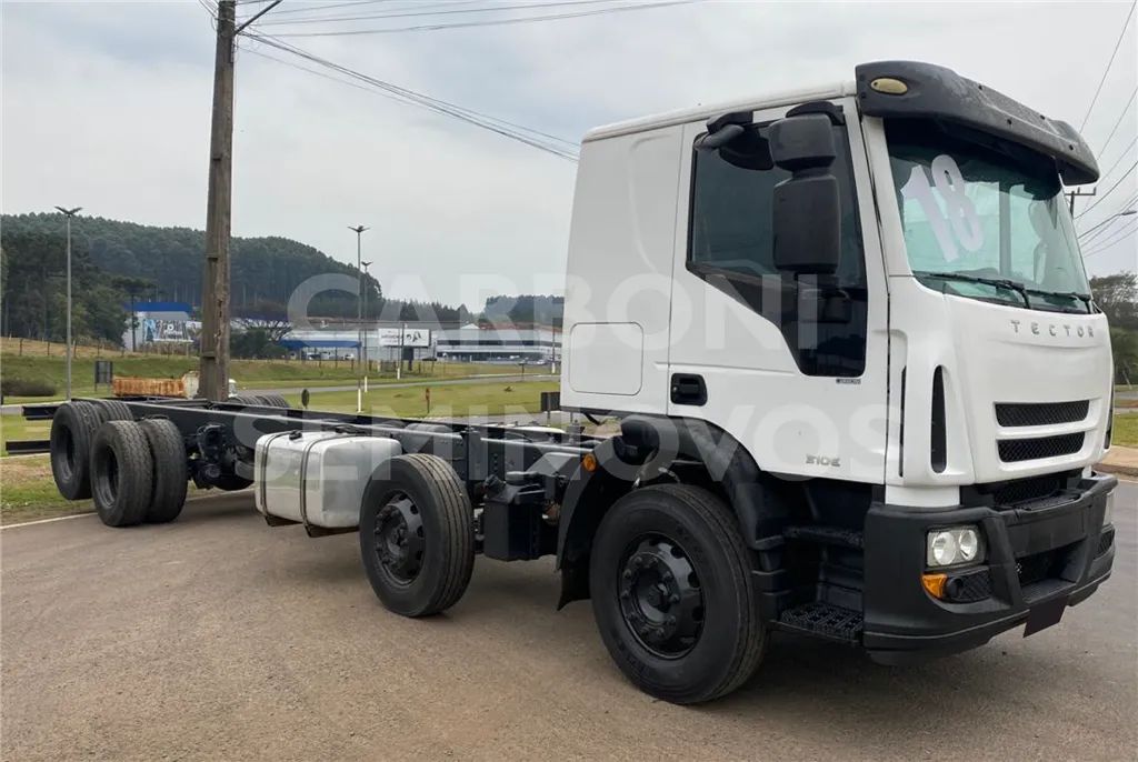 IVECO TECTOR 310E30CE 8X2 2017/2018 - Foto 2