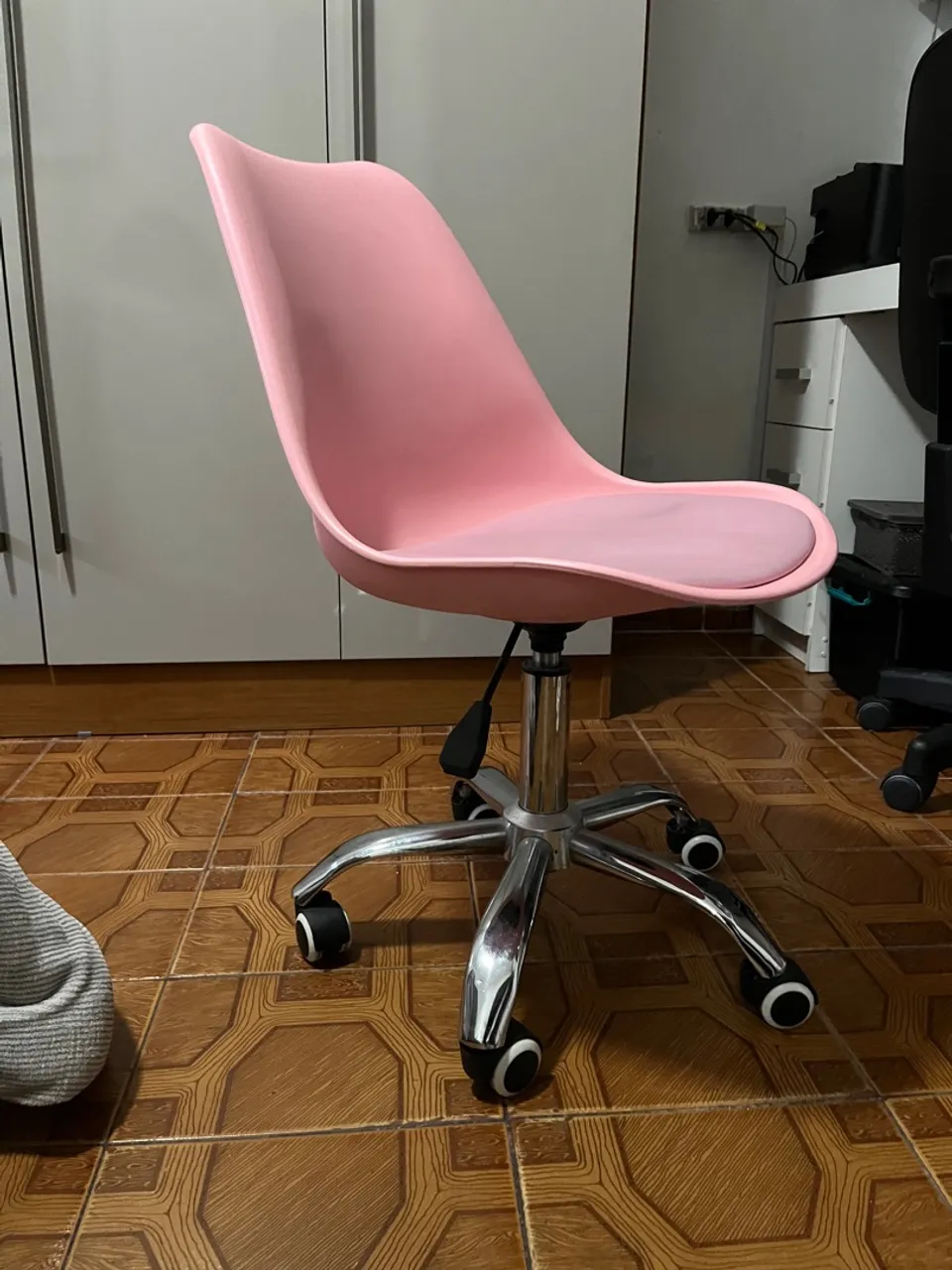Cadeira de Escritório Rosa com Rodinhas