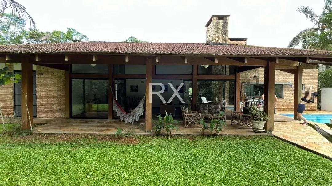 Ótima Casa com 4 Dormitórios, Piscina e Área Gourmet na Praia Dura Ubatuba