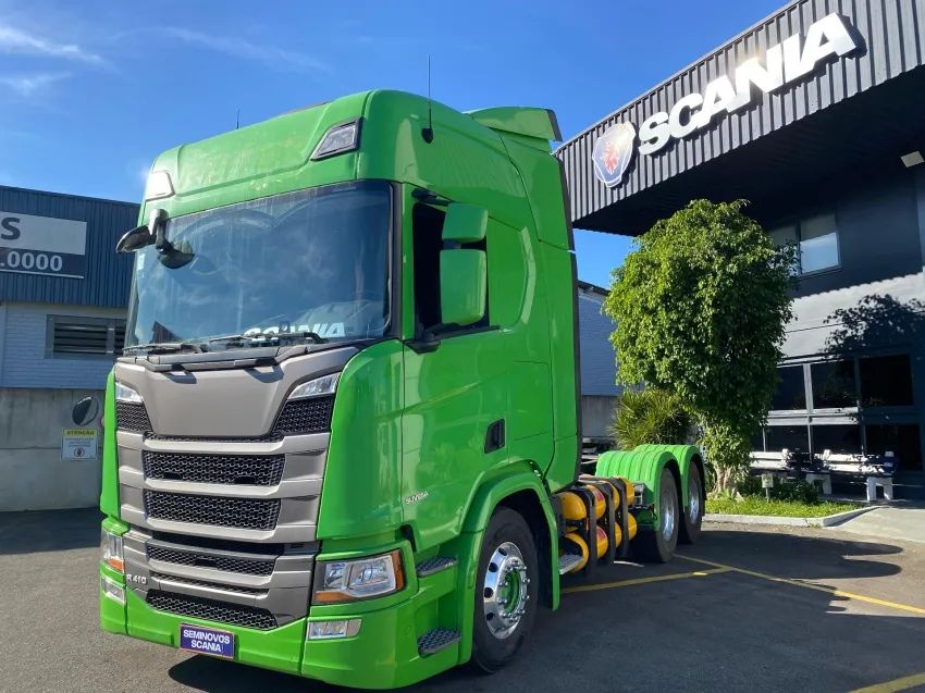 SCANIA CAMINHÃO A GÁS RH410 6X4 2022 - RETARDER, RODA DE ALUMÍNIO