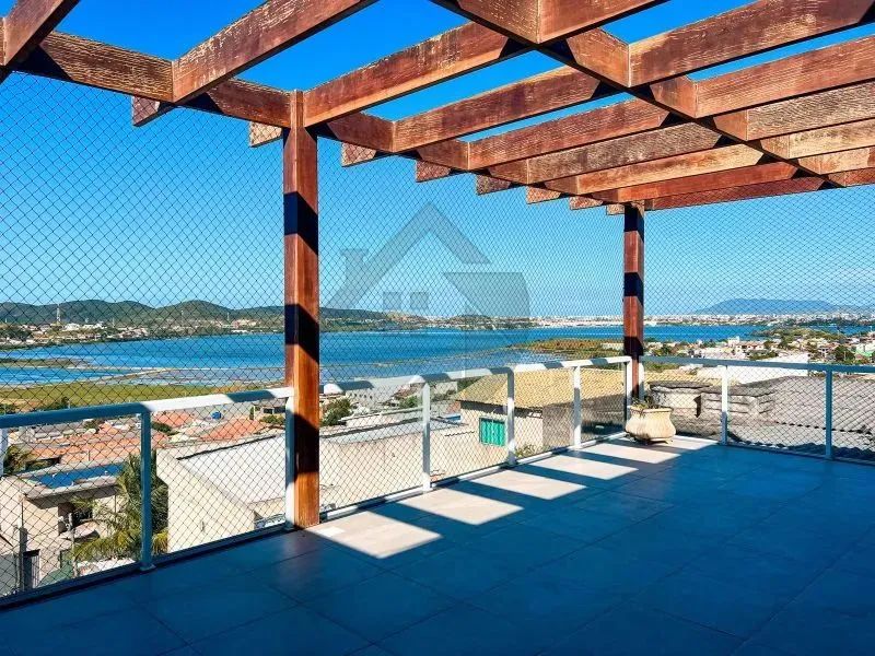 Casa com 3 quartos - Vinhateiro - São Pedro da Aldeia - Foto 2