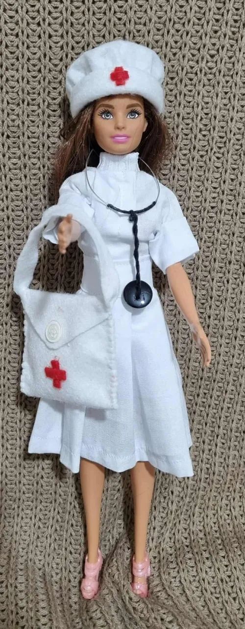 barbie enfermeira