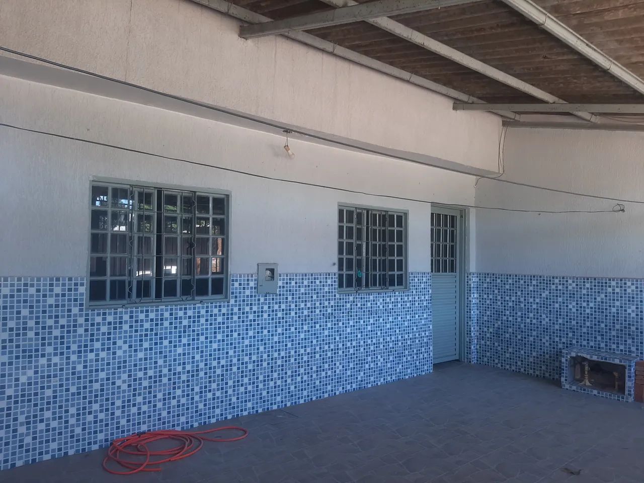 VENDO CASA  EM SAMAMBAIA SUL QUADRA QR 111 , 2 DUAS CASAS FRENTE E FUNDOS
