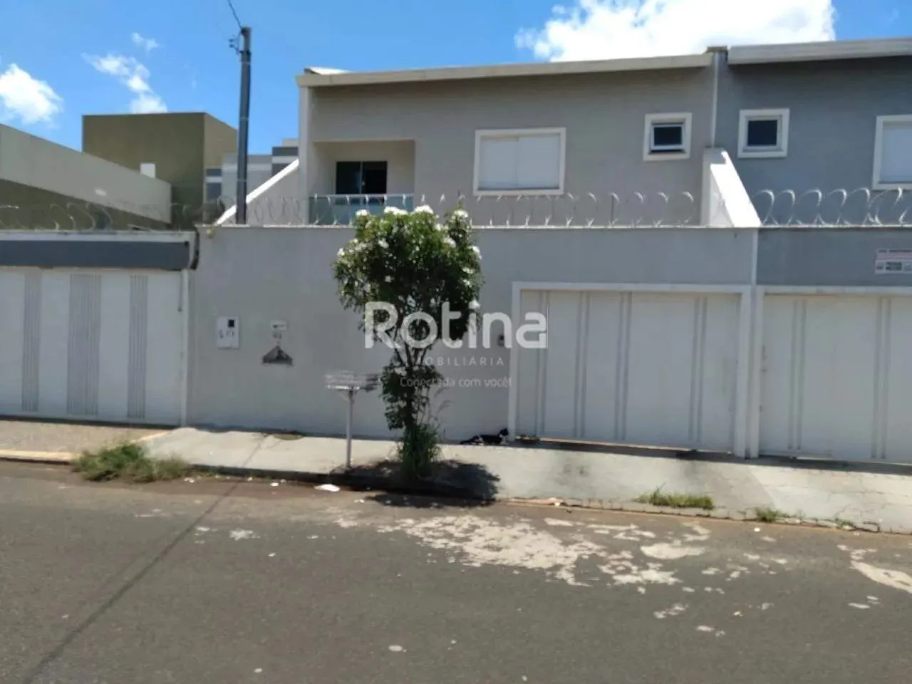 Casa para alugar, 2 quartos, Novo Mundo - Uberlândia/MG - Rotina Imobiliária