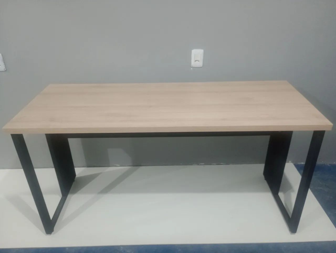Mesa de escritório linha industrial 