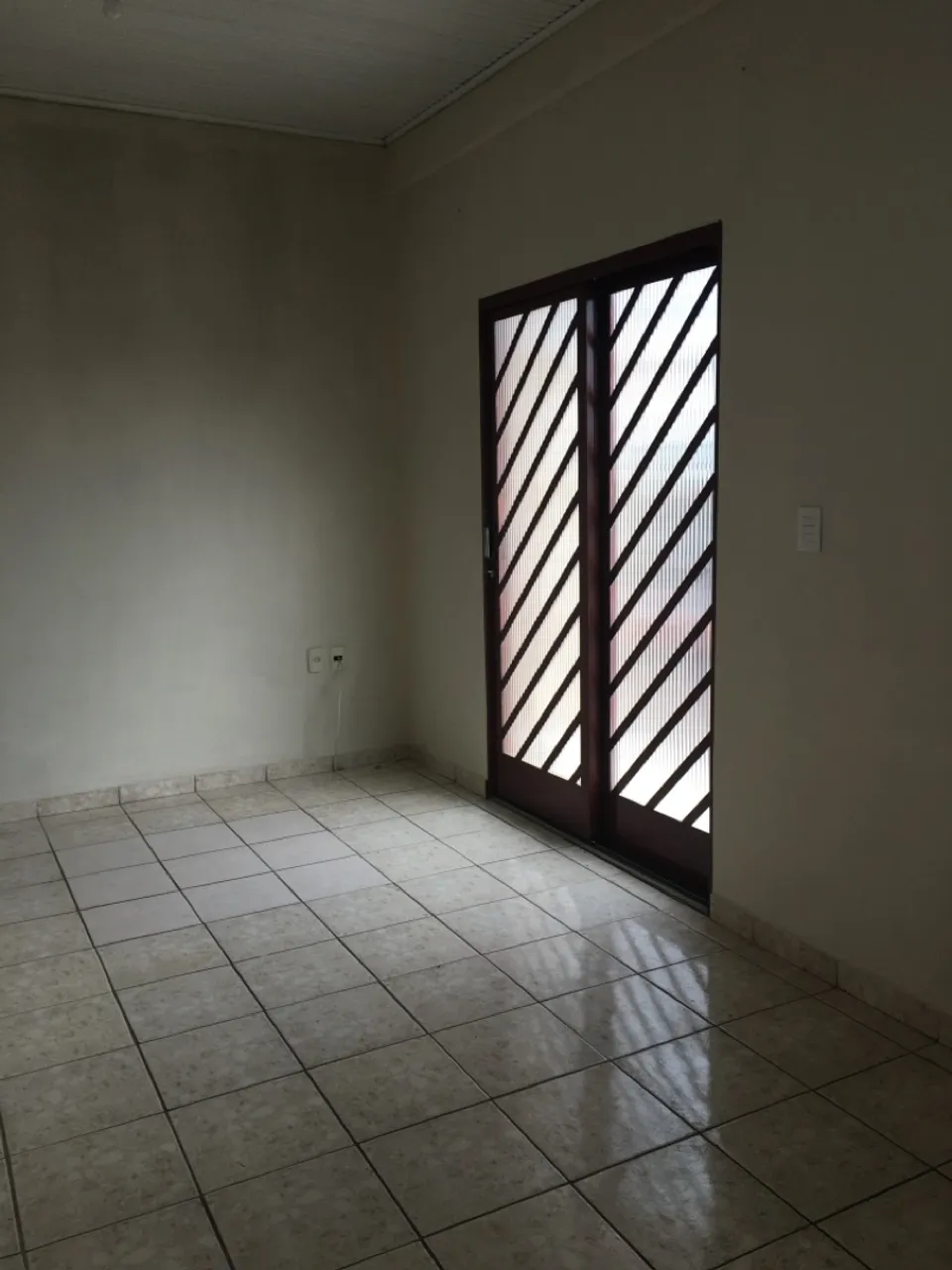 Alugo apartamento