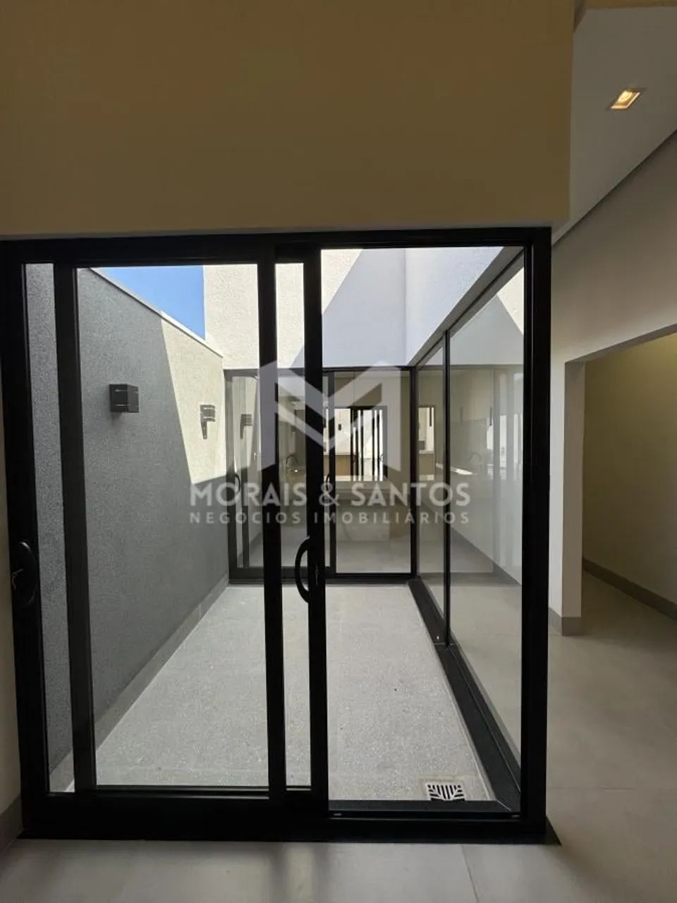 M - CASA À VENDA NO CONDOMÍNIO VILLA SEGURA - MONTES CLAROS MG - Foto 2