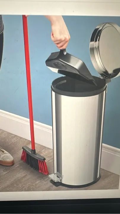 Lixeira 30 litros inox Tramontina- sistema stay-open - Foto 3