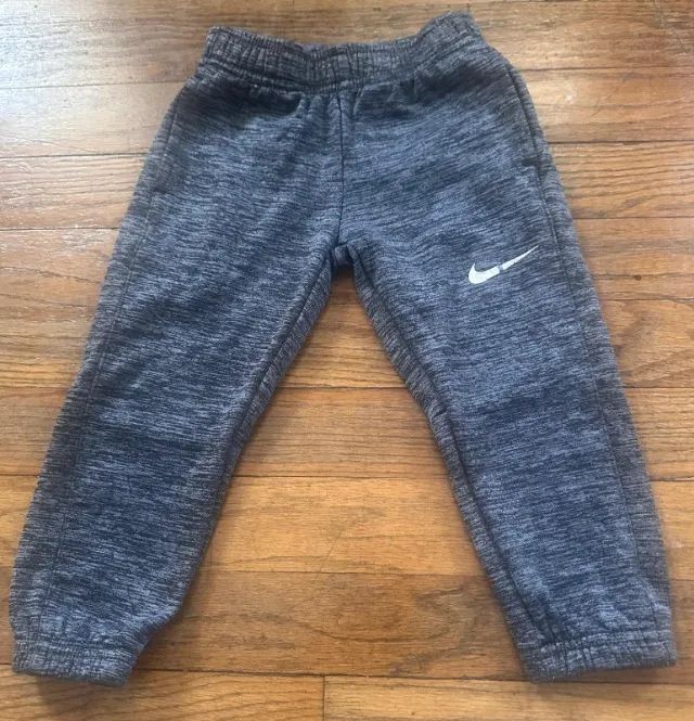 calça nike tamanho 3t importada (desapego)