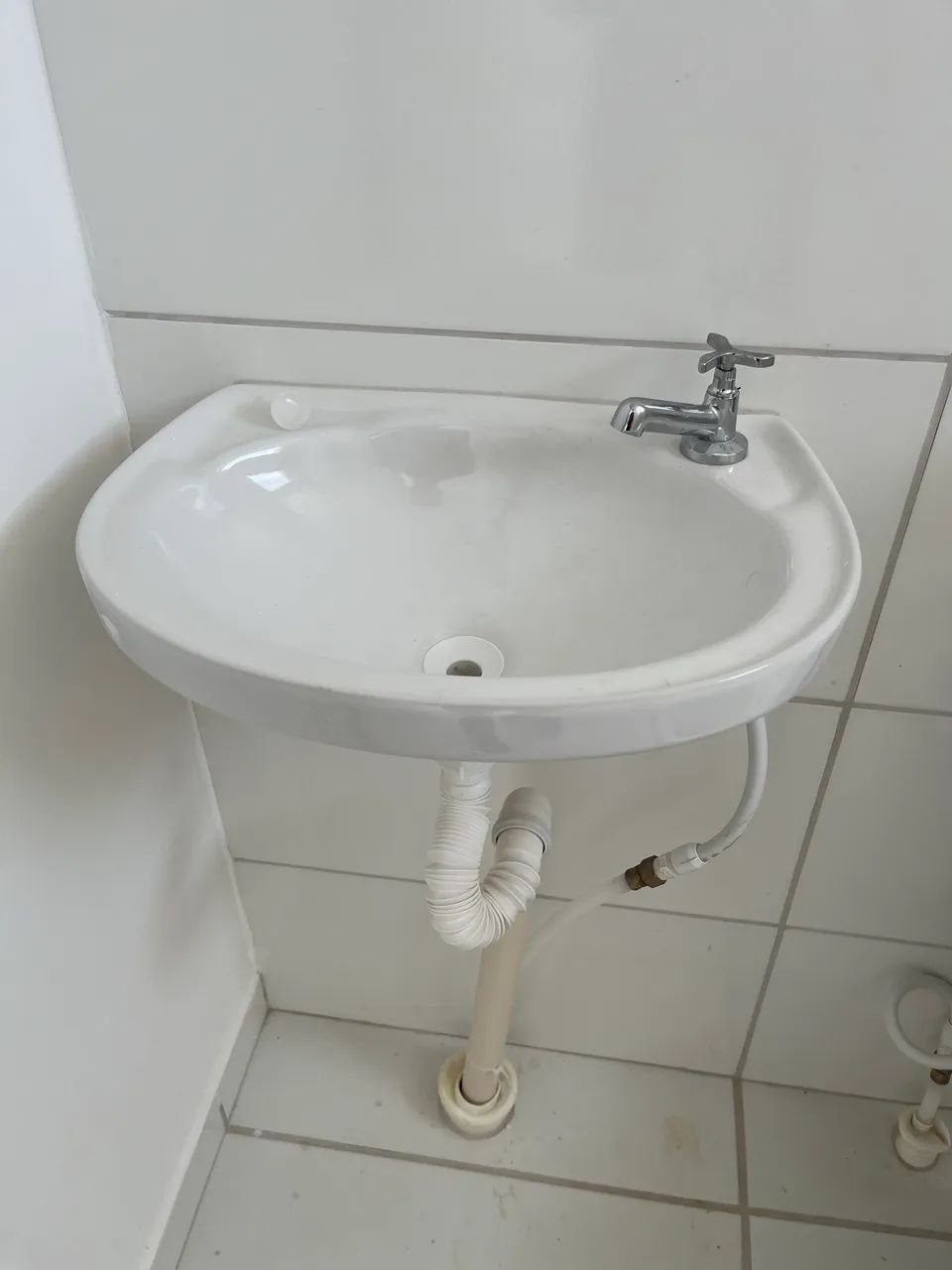 Lavatório para banheiro64595868649985120