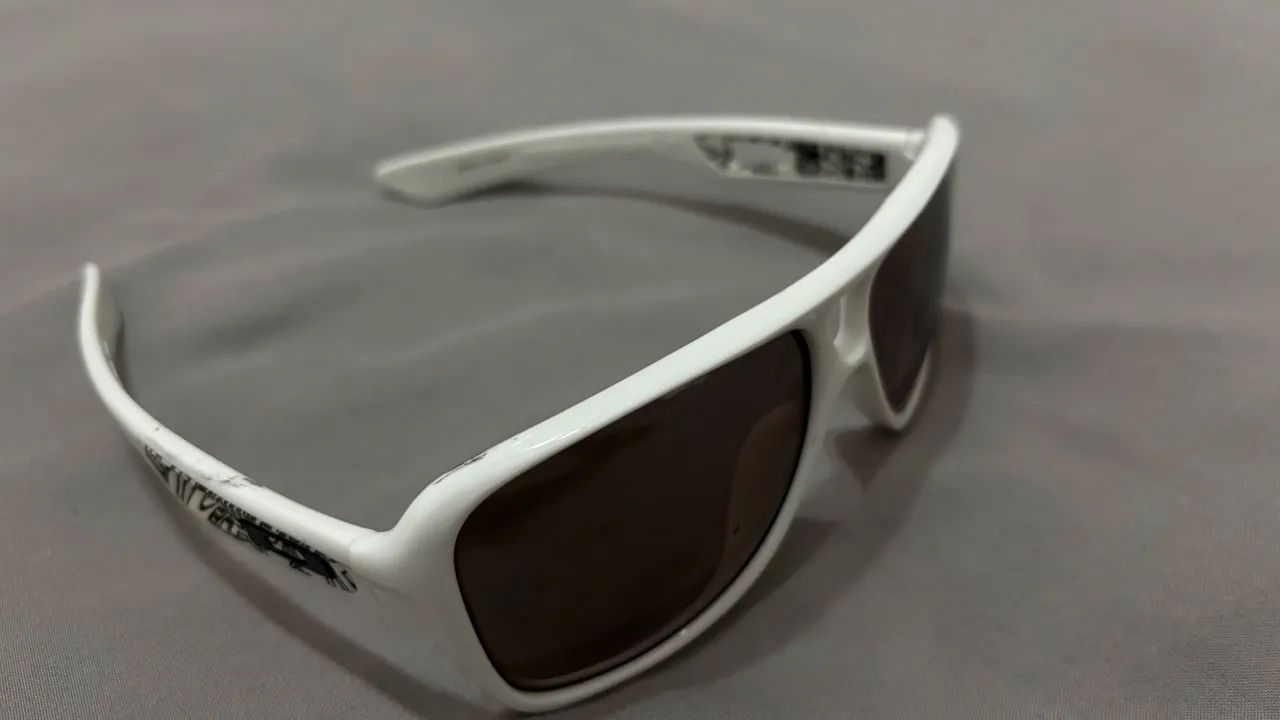 Vendo óculos modelo raridade oakley original - Foto 3