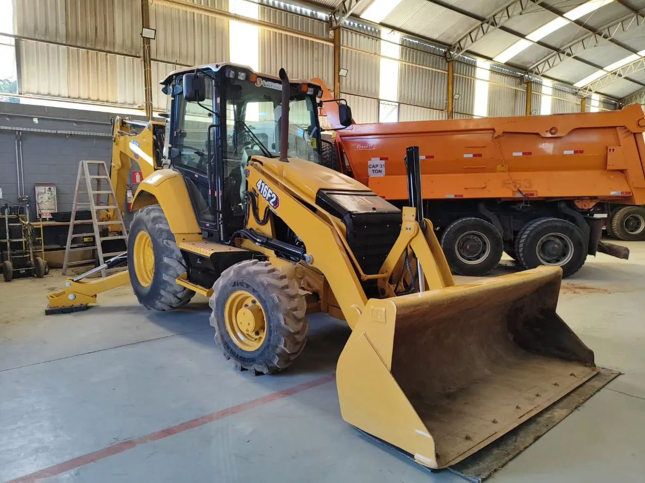 Retroescavadeira Caterpillar 416F2 2021