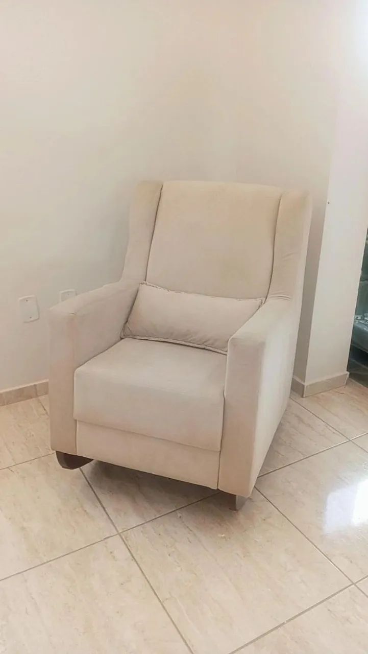 Poltrona Confortável e Elegante