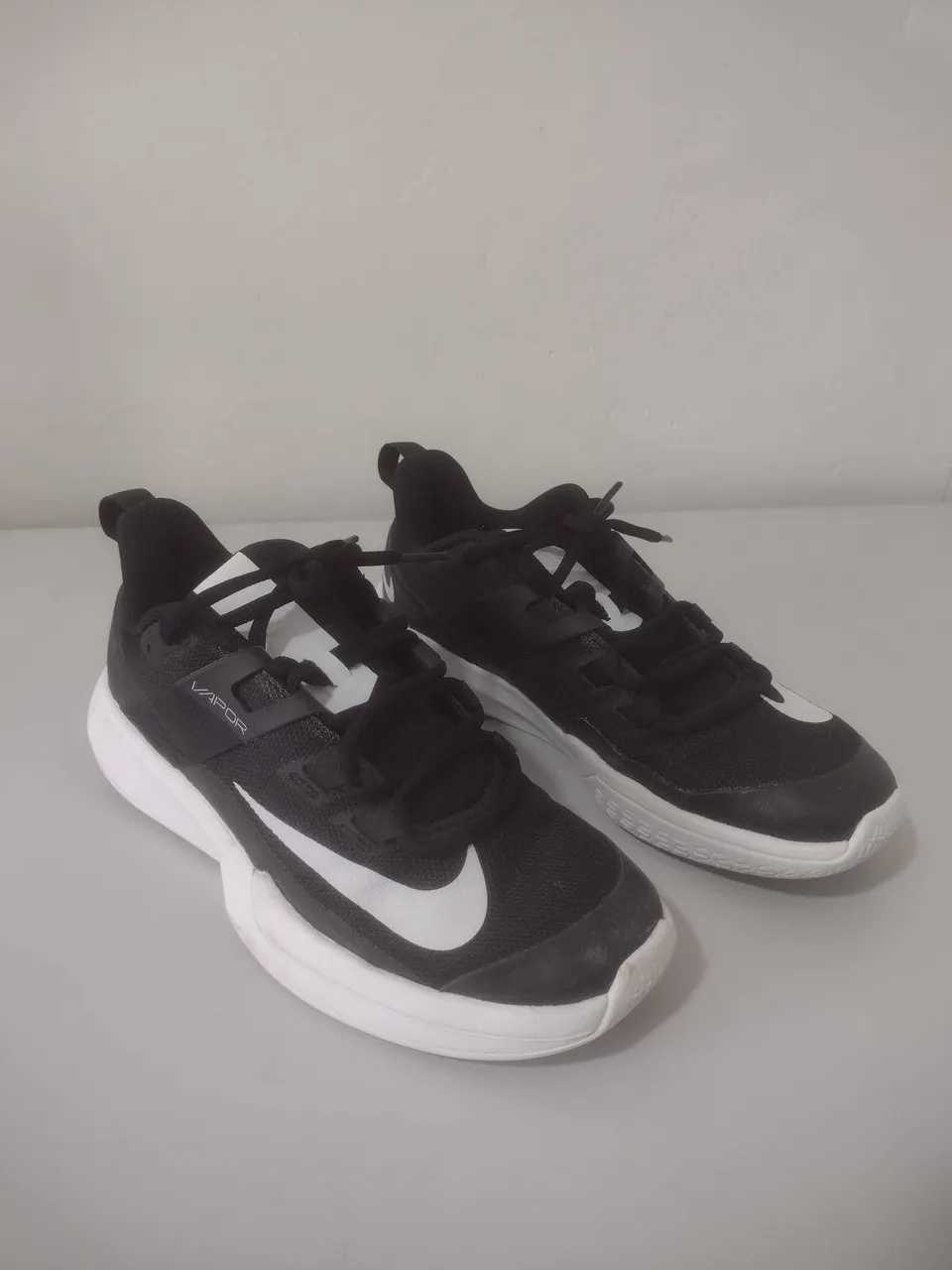 Tênis Nike Vapor - Preto e Branco