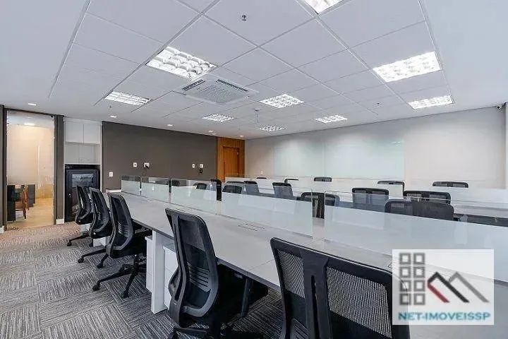 COMPRA COM RENDA GARANTIDA. CONJUNTO COMERCIAL (213m²), 4 BANHEIROS, 4 VAGAS. MOBILIADO. A