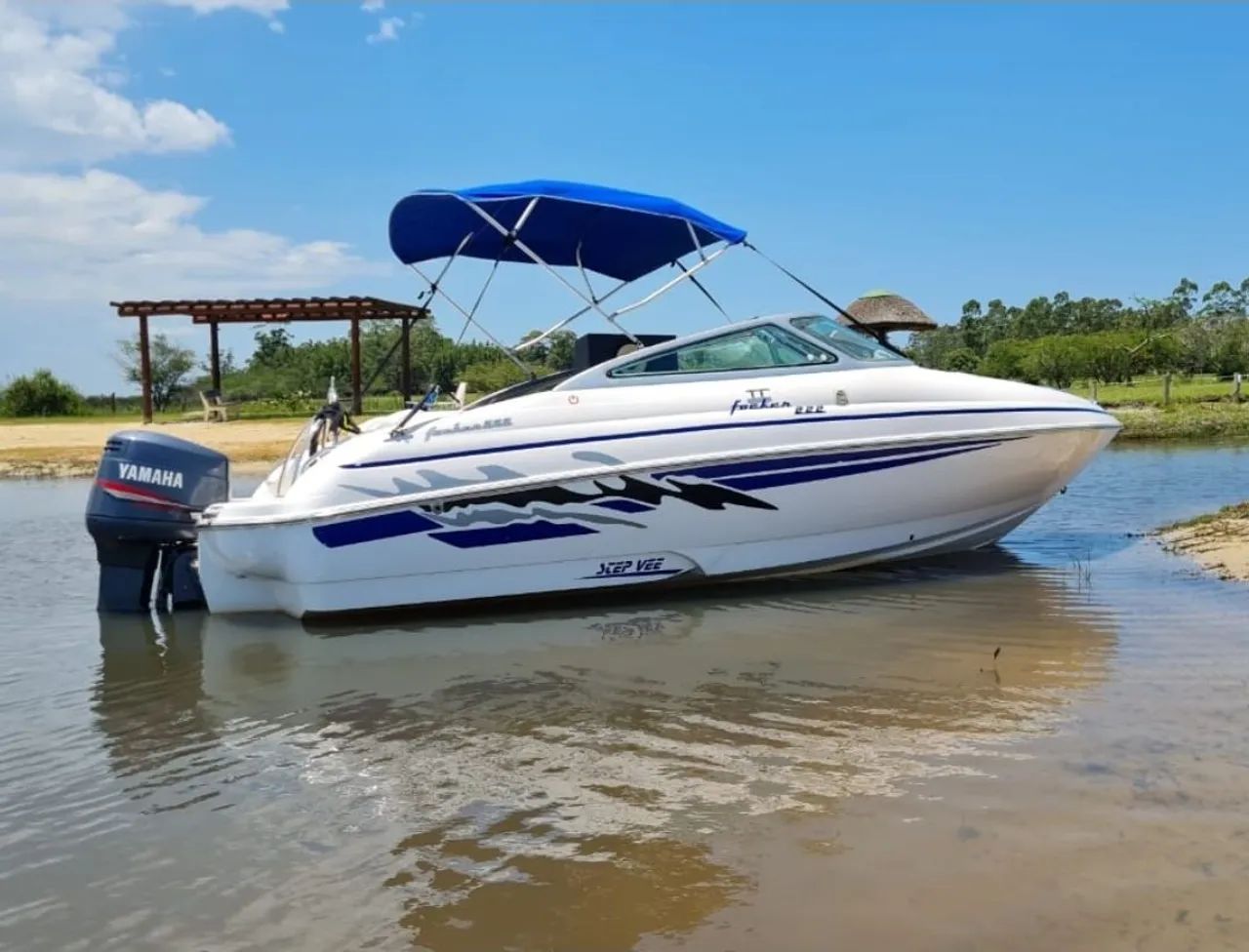 Lancha focker 222 ano 2006 motor 200hp 2t