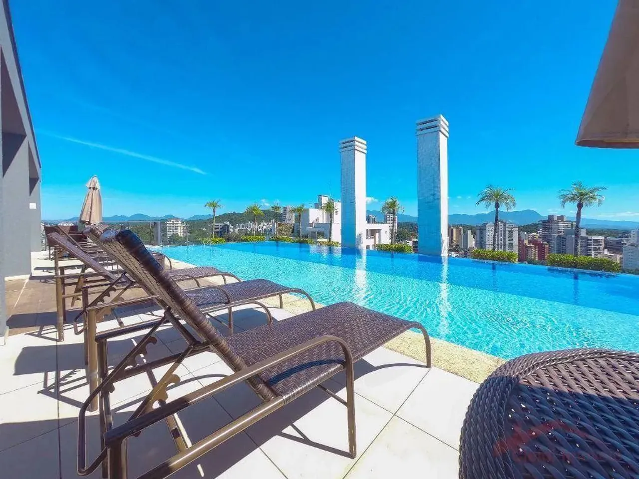 Apartamento com 2 dormitórios à venda, 76 m² por R$ 689.205,90 - Centro - Joinville/SC