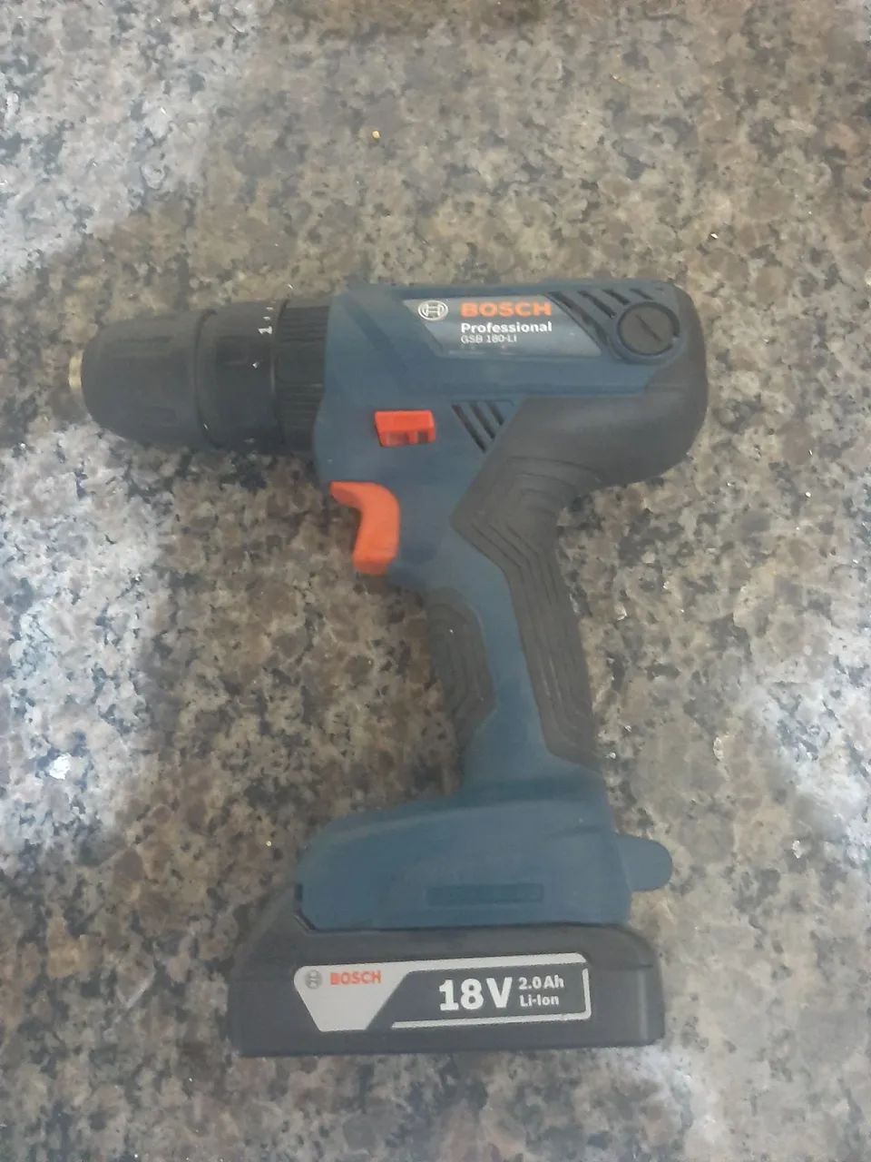 Parafusadeira/Furadeira Bosch GSB 180-LI profissional 18V