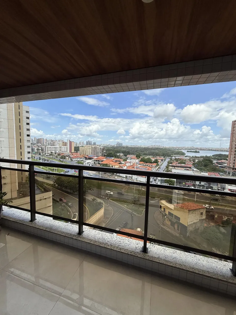Apartamento para aluguel com 109 metros quadrados com 3 suites em Ponta do Farol - São Luí
