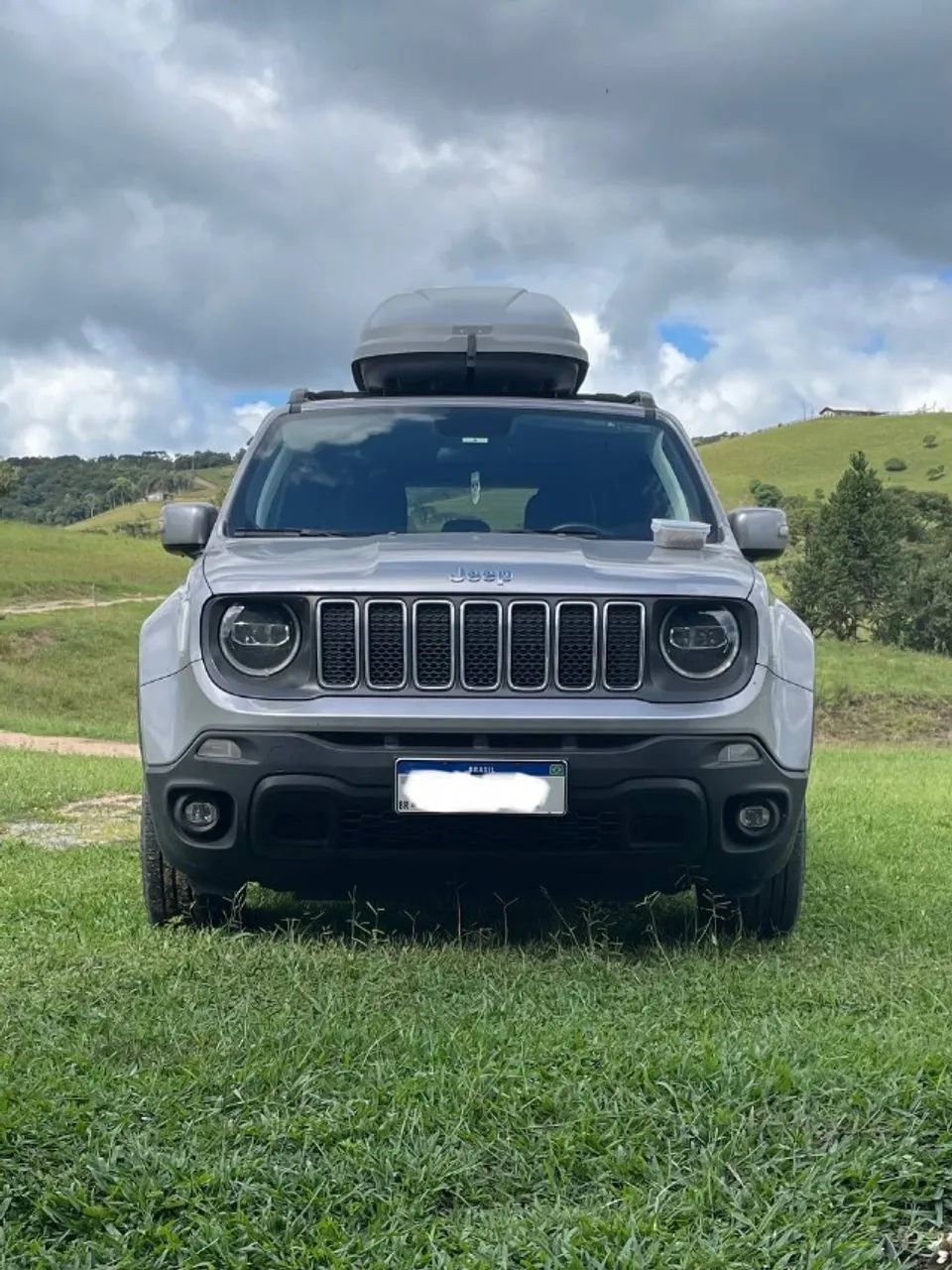 Vendo um Jeep  ?Renegade 1.8 com porta-malas