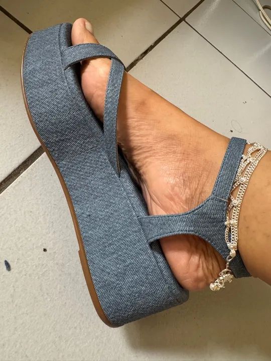 Sandália plataforma jeans azul TAM 38 calça 37. 
