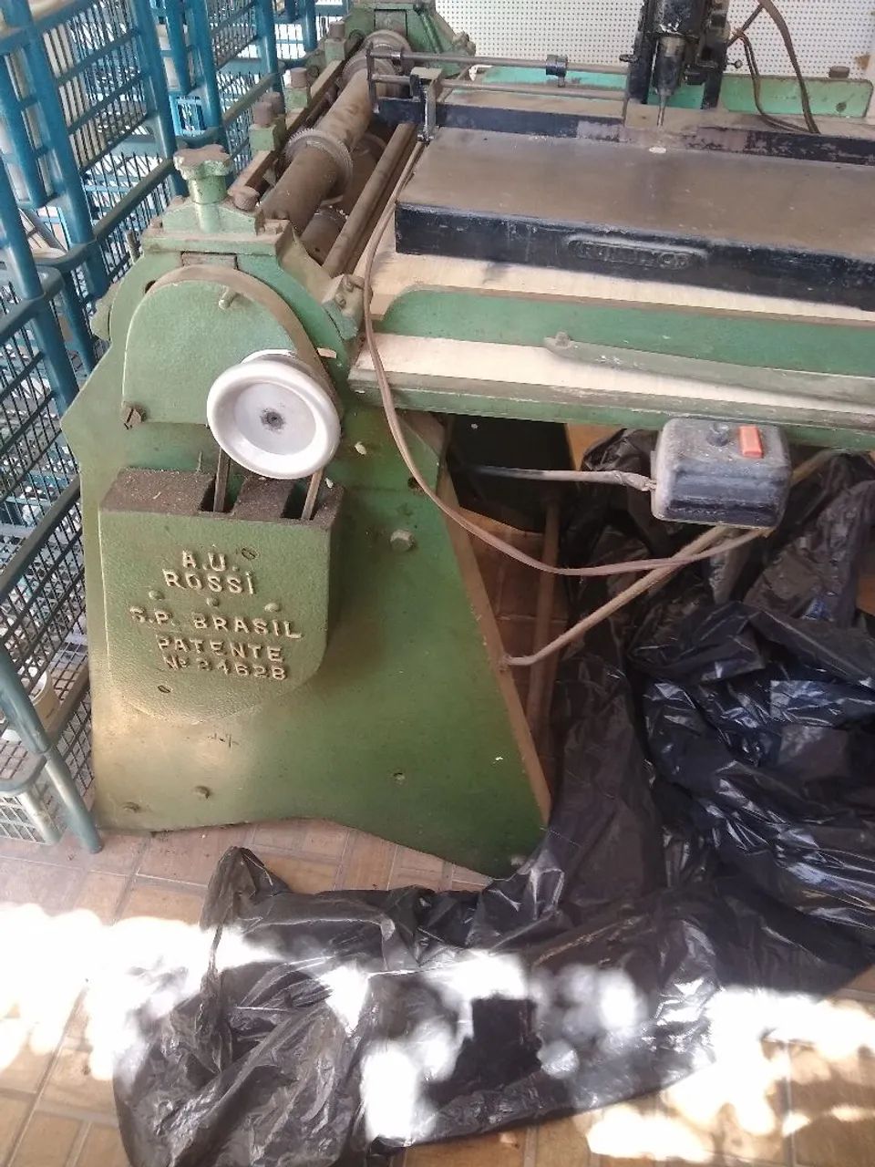 MÁQUINA DE SERRILHAR/VINCAR/PICOTAR  - Foto 2