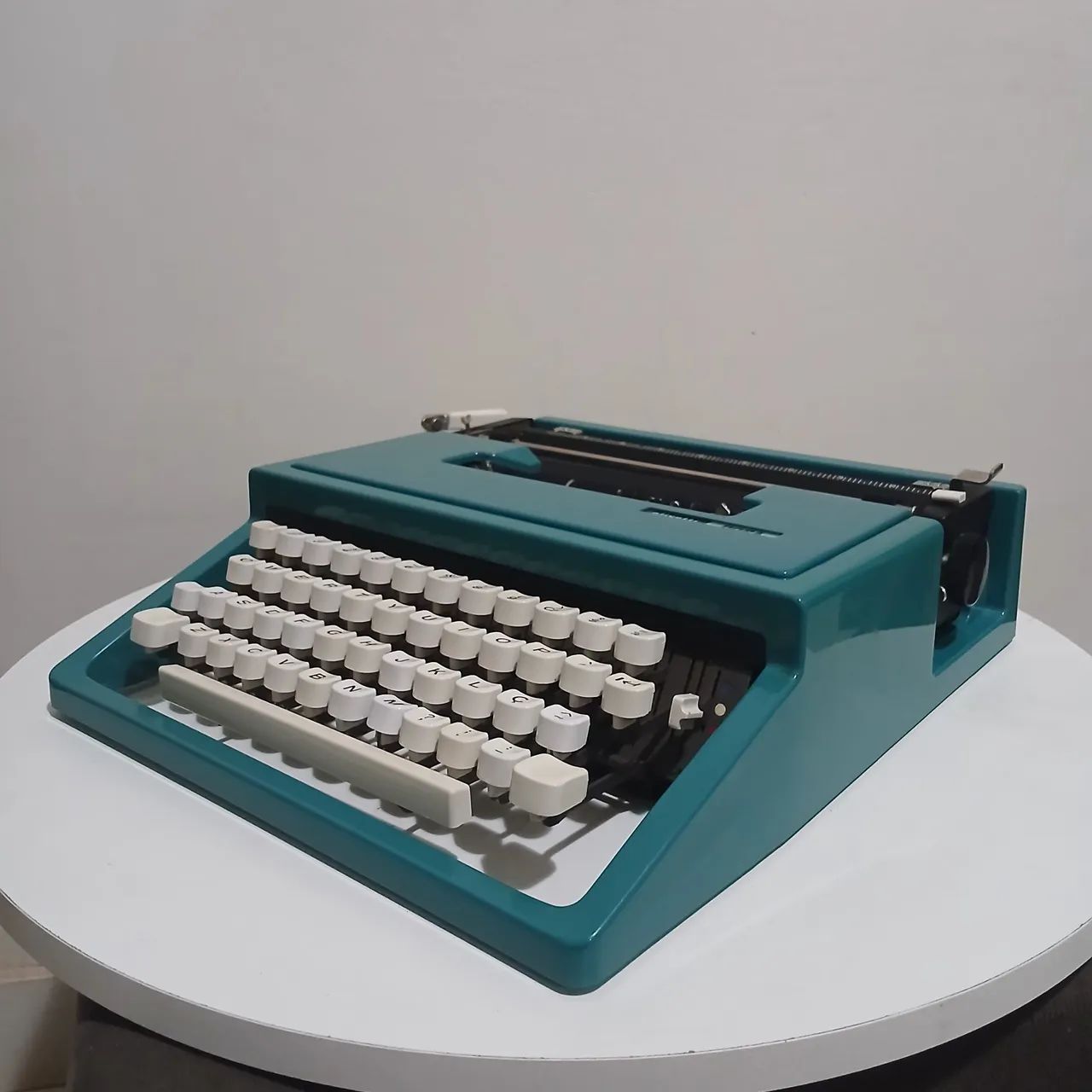 Máquina de escrever Olivetti Dora