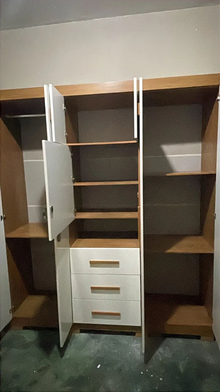 Vendo esse guarda-roupa pouco tempo de uso  - Foto 2