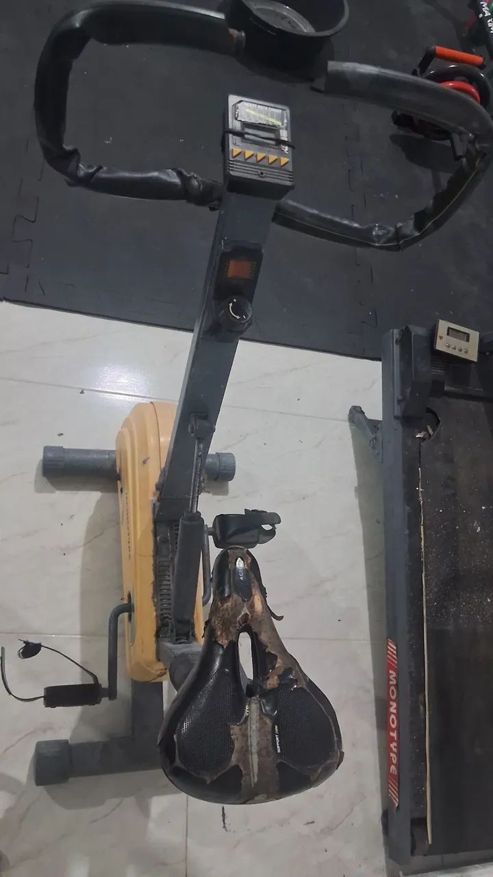 Vende_se uma Bicicleta egometrica 