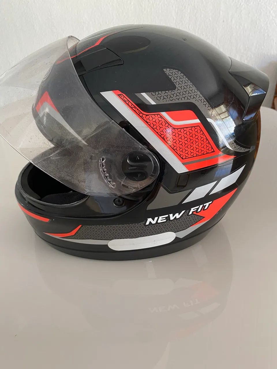 Vende-se capacete tamanho 60