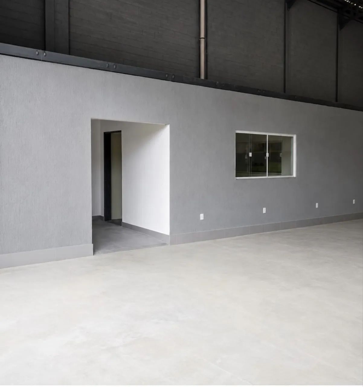 Alugo galpão 2000m2+ 2000m2 de pátio. - Foto 2