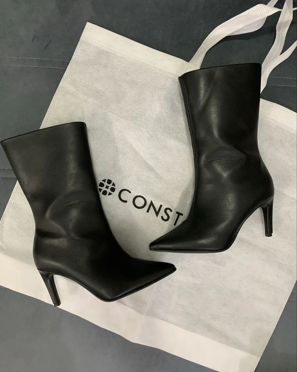 Bota Constance tamanho 34?