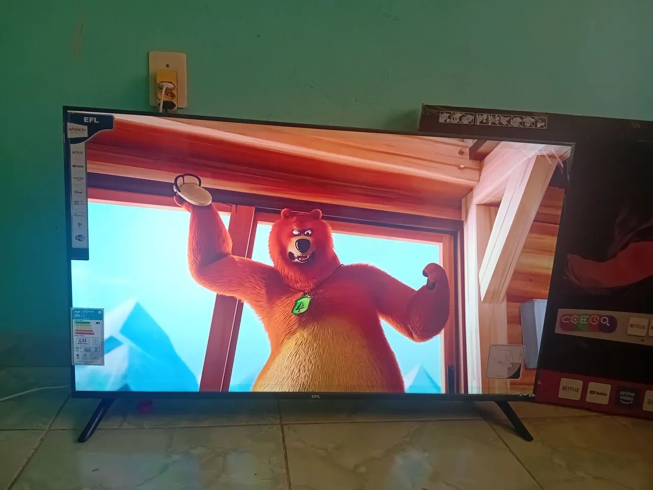 Vende-se TV 43 nova na caixa comprada  ontem  na bemol  - Foto 2