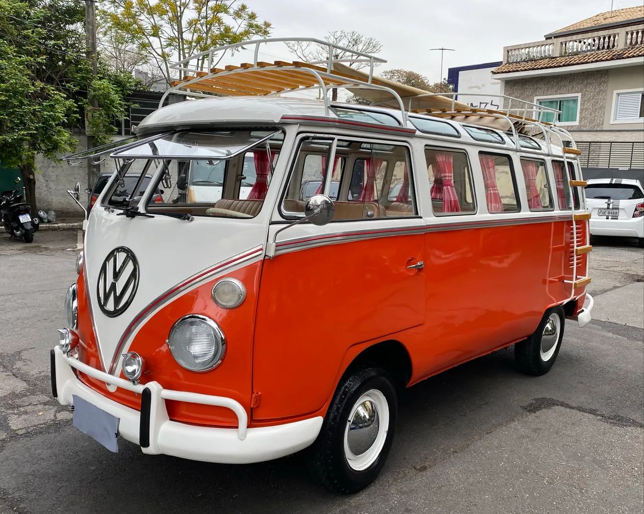 Volkswagen Kombi Standard/ Luxo/ Serie Prata 1976