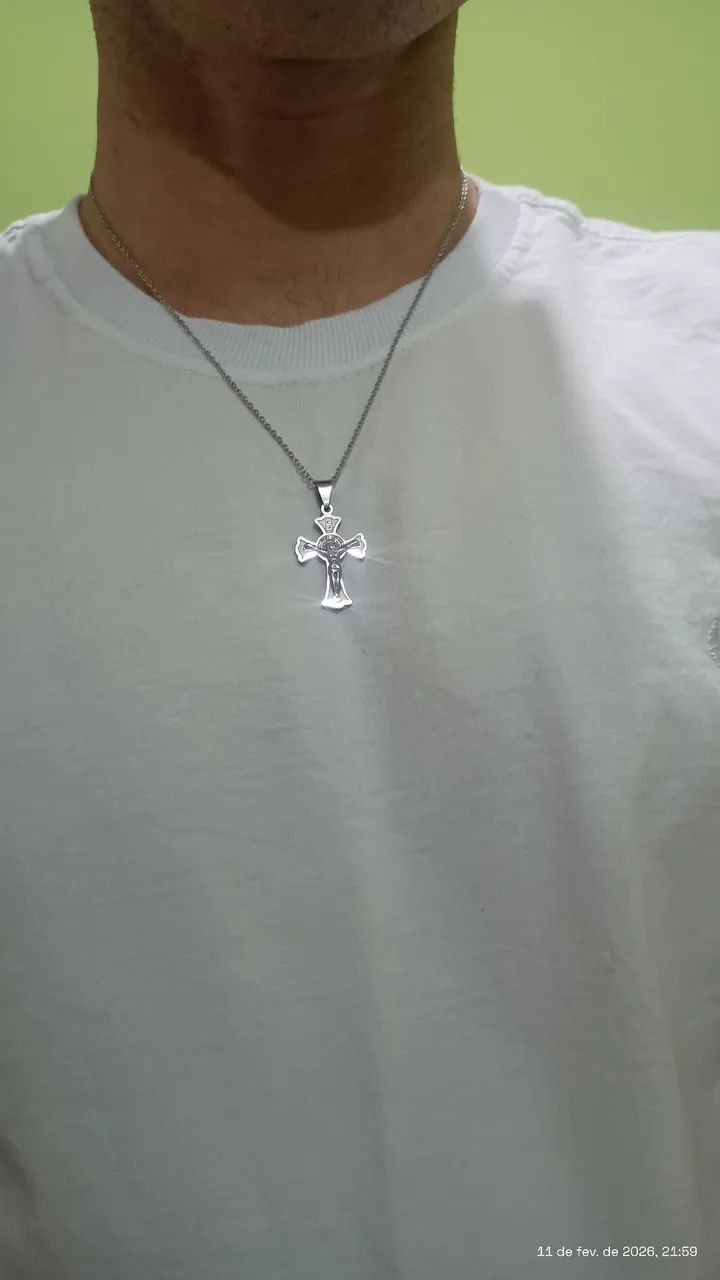 Crucifixo com corrente em inox  - Foto 2