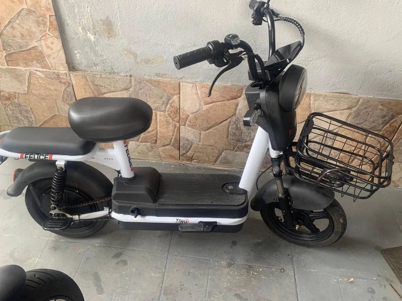 Scooter elétrica 