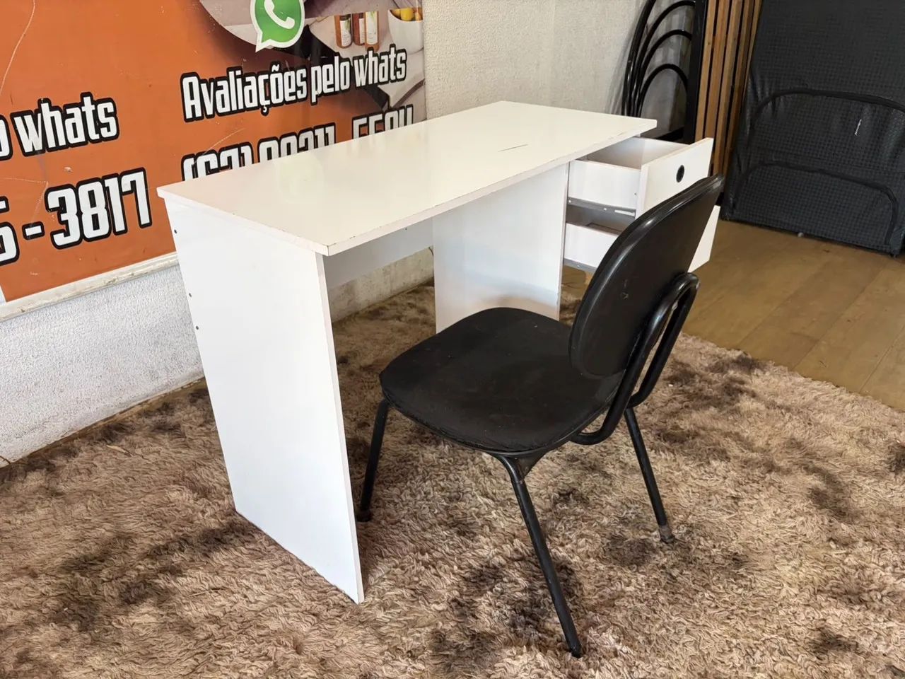 Mesa de estudo ótima + cadeira normal ((ENTREGO GRATIS)) - Foto 4