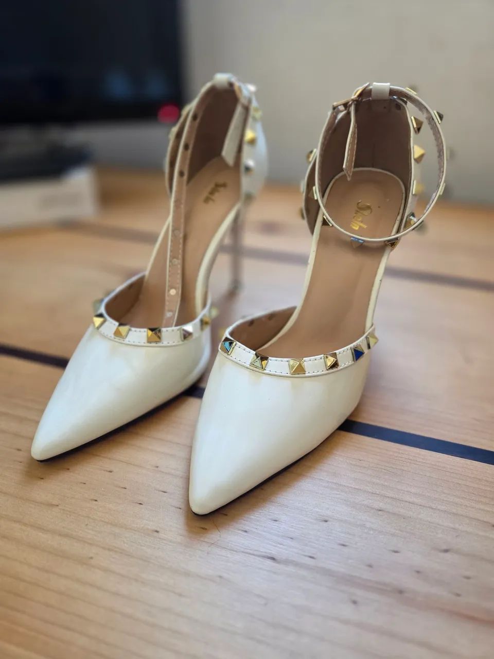 Scarpin branco 36