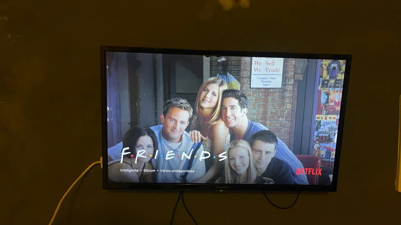 Tv 32 polegadas Panasonic com Wifi/ HDMI em boa condição