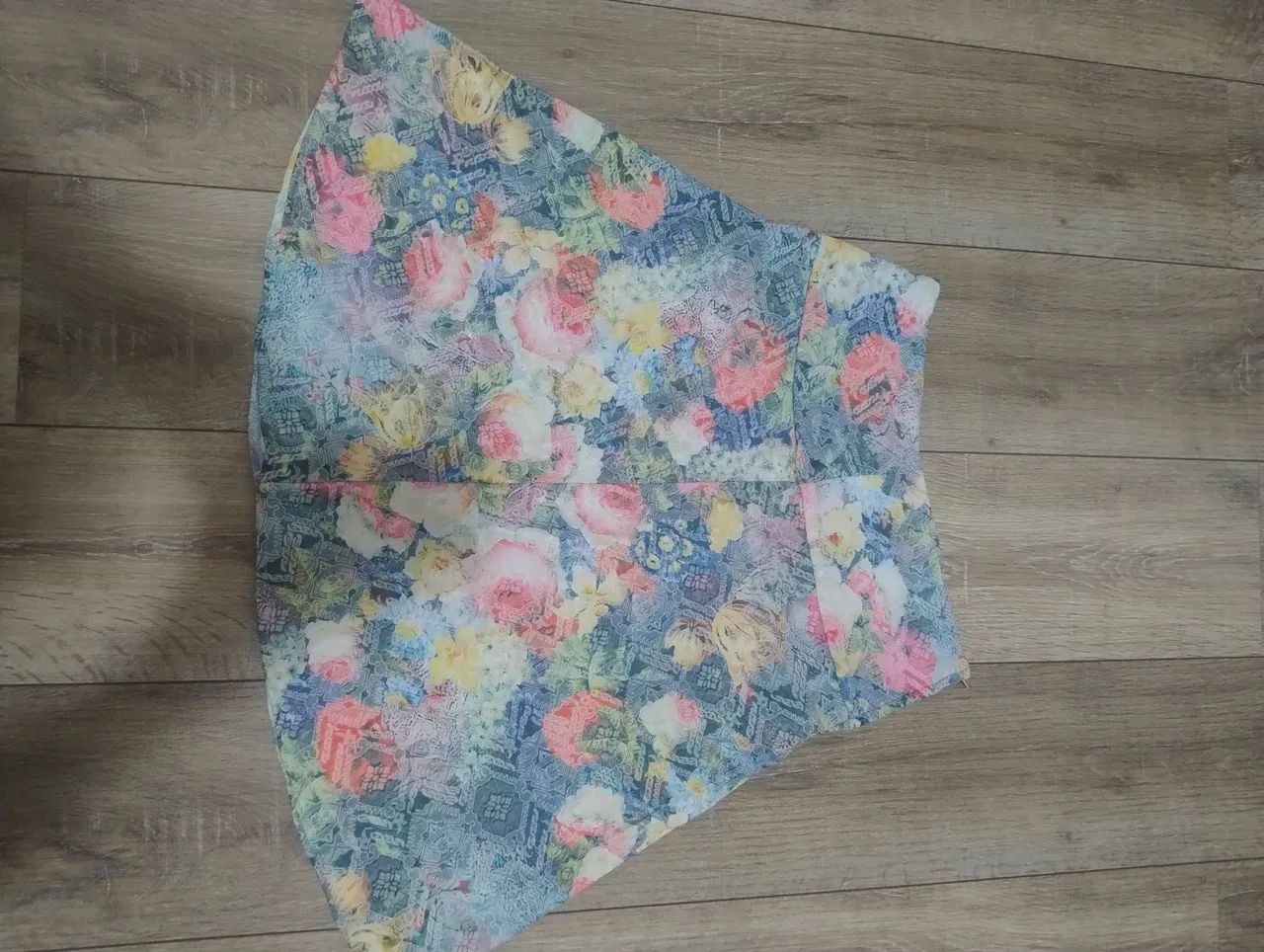 Saia floral,super linda.