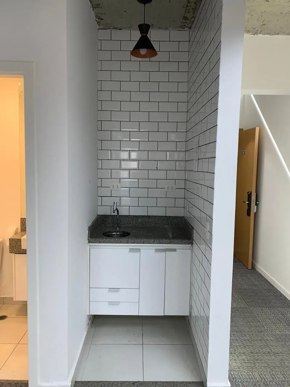 64 m² - PISO ELEVADO - AR CONDICIONADO - 2 BANHEIROS - 1 COPA - 2 VAGAS - Foto 4