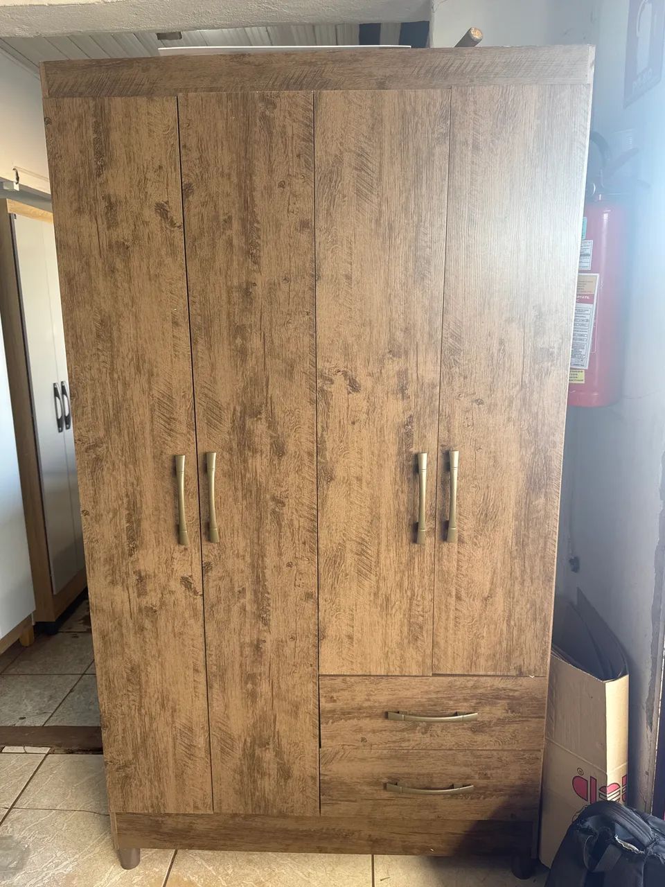 GUARDA ROUPA 6 PORTAS E 2 GAVETAS NOVO
