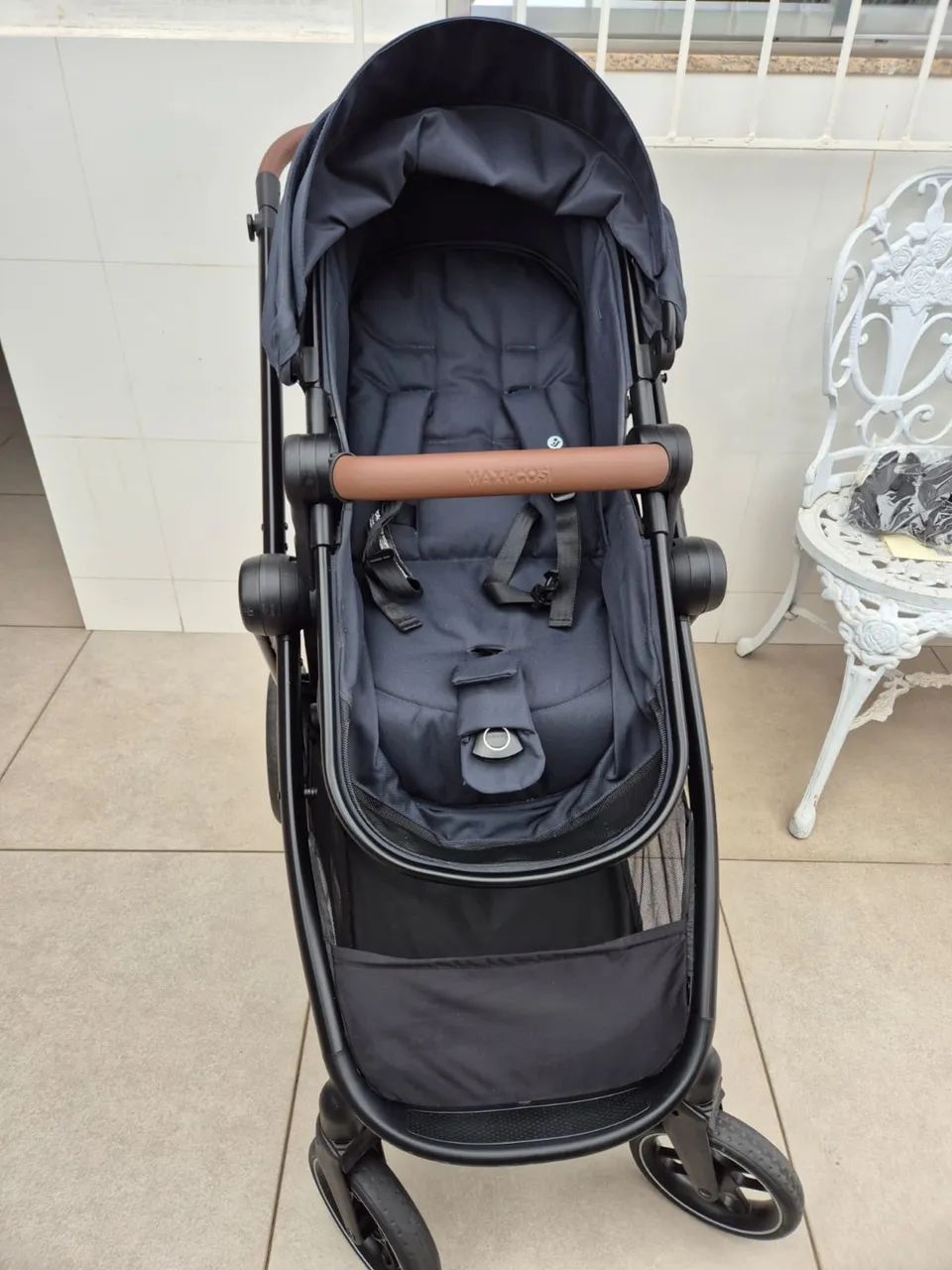 Carrinho de bebê + bebê conforto