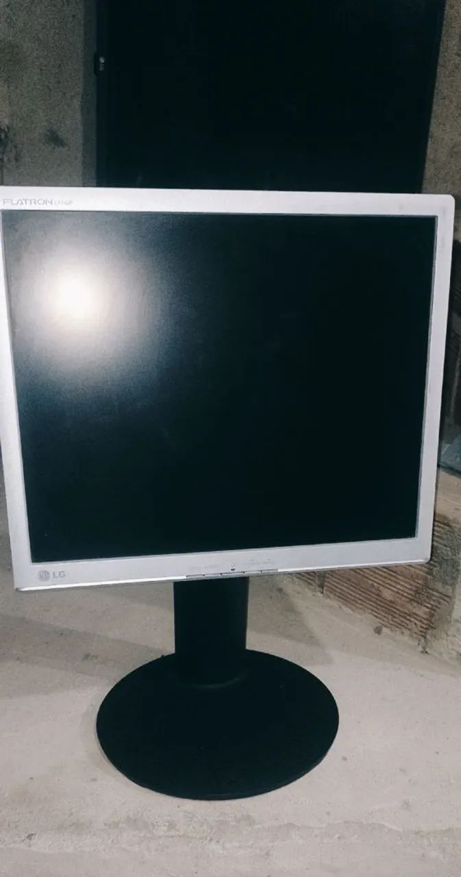 Monitor 17 polegadas perfeito 