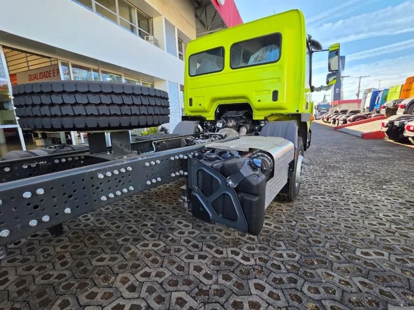 ATEGO 3133 CE 6X4 CHASSI - Foto 9